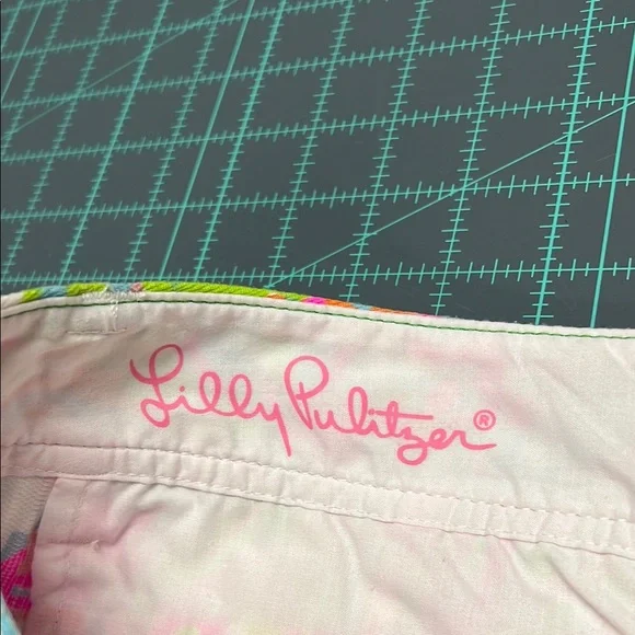 Lilly Pulitzer Callahan Tropical Print Shorts - Picture 2 of 8